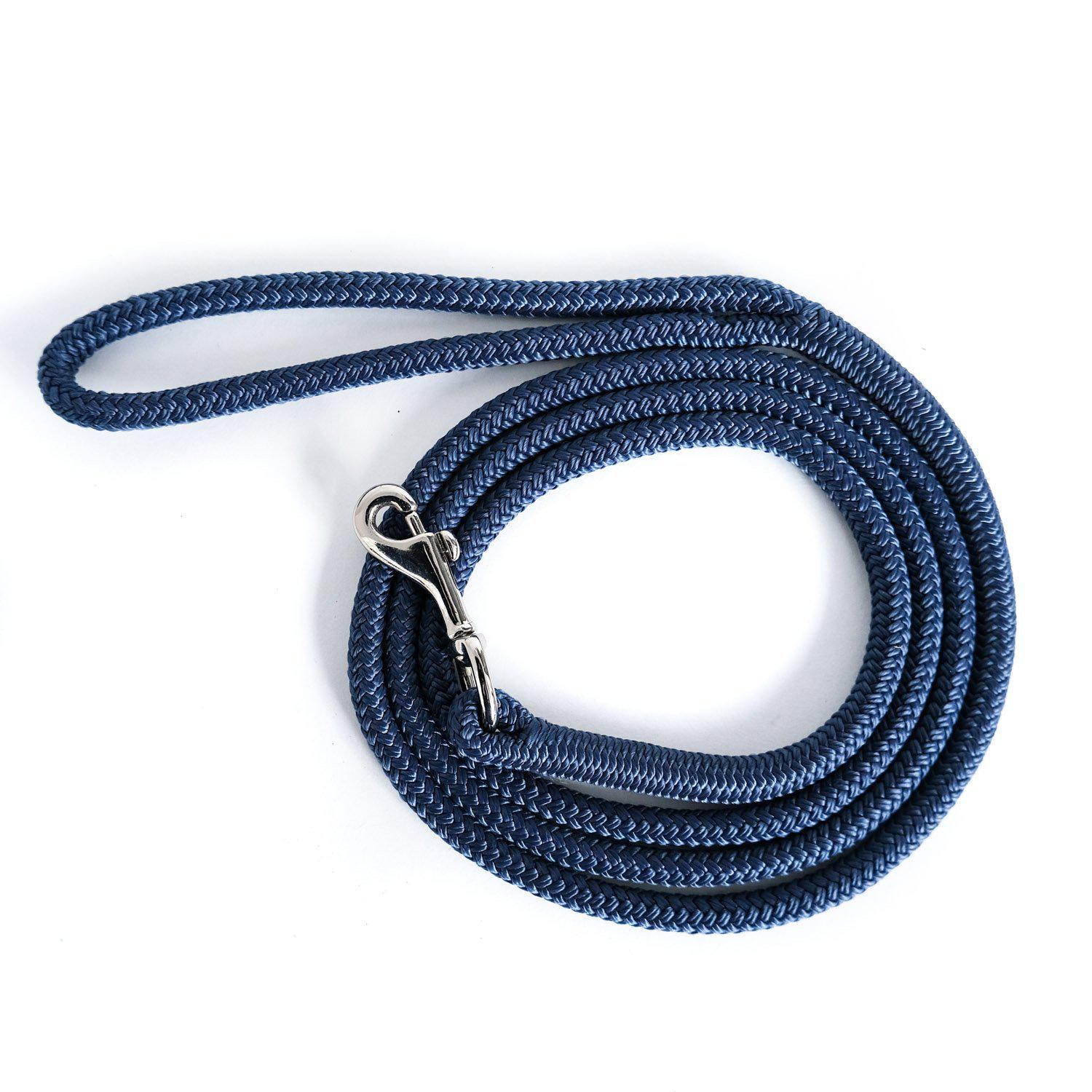 https://wanderdogdesigns.com/cdn/shop/products/Thin-rope-leash-blue_WanderDog.jpg?v=1693415387&width=1946