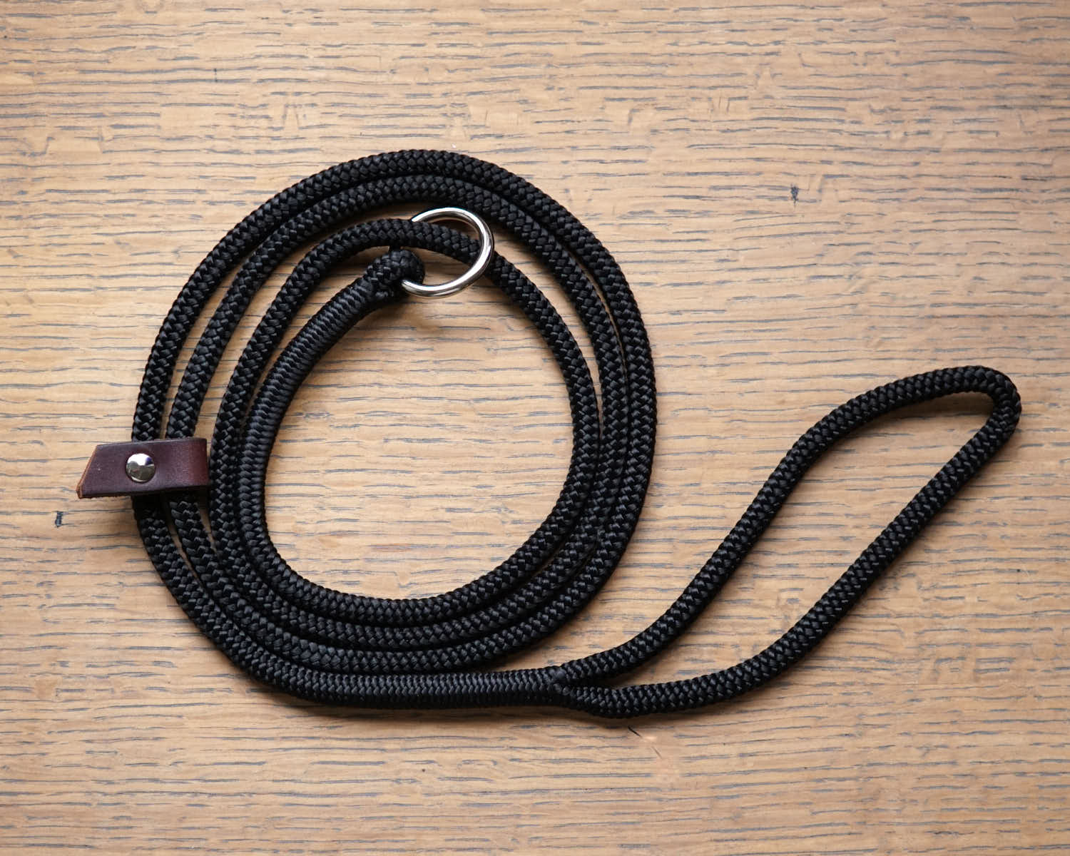 Thin clearance dog leash